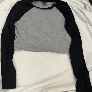 SHEIN szS LONG SLEEVE RAGLAN CROP